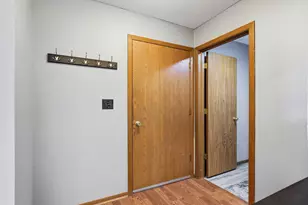 906 Galtier St, Saint Paul, MN 55117 - Photo 3