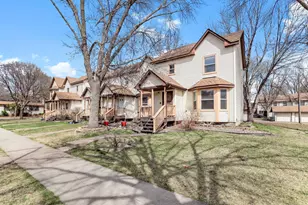 906 Galtier St, Saint Paul, MN 55117 - Photo 1