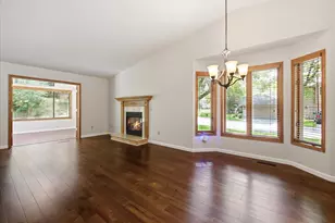 13104 Gemstone Ct, Apple Valley, MN 55124 - Photo 5