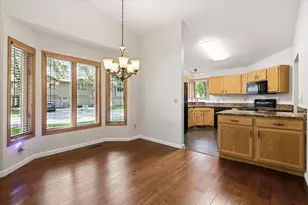 13104 Gemstone Ct, Apple Valley, MN 55124 - Photo 3