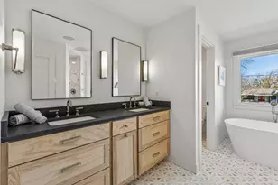 1155 Heritage Ln, Wayzata, MN 55391 - Photo 25