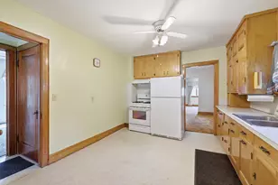 503 N Elm St, Belle Plaine, MN 56011 - Photo 7