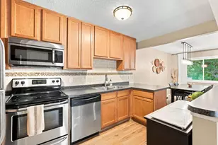 1711 Hickory Hill Dr, Eagan, MN 55122 - Photo 9