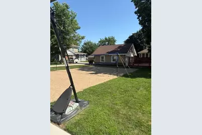 1345 6th Avenue N, Windom, MN 56101 - Photo 5