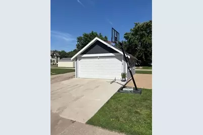 1345 6th Avenue N, Windom, MN 56101 - Photo 7