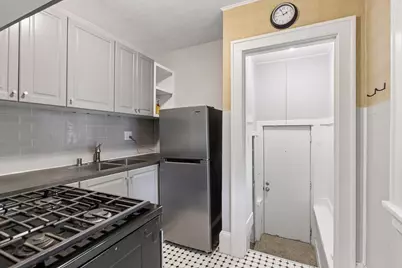 2442 Stewart Avenue, Saint Paul, MN 55116 - Photo 5
