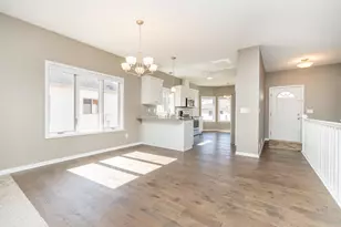 469 Roundhouse St, Shakopee, MN 55379 - Photo 7