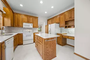 2309 Stephani Ct, Little Canada, MN 55117 - Photo 11