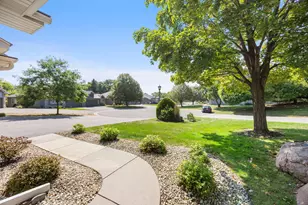 2309 Stephani Ct, Little Canada, MN 55117 - Photo 3