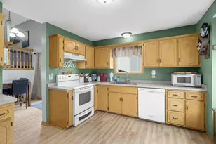 1320 Honeysuckle Ln SE, Cambridge, MN 55008 - Photo 5