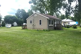 315 Cedar St, Pepin, WI 54759 - Photo 3
