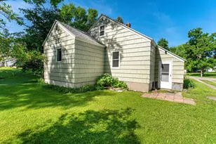 211 5th St SE, Pelican Rapids, MN 56572 - Photo 5