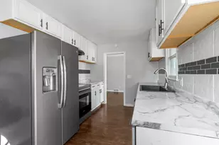 2168 Hawthorne Ave E, Saint Paul, MN 55119 - Photo 7