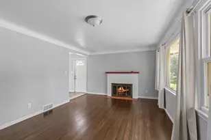 2168 Hawthorne Ave E, Saint Paul, MN 55119 - Photo 3