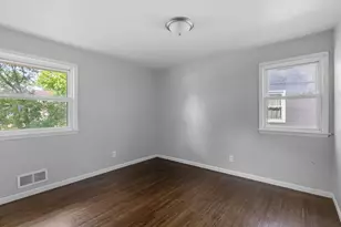 2168 Hawthorne Ave E, Saint Paul, MN 55119 - Photo 11