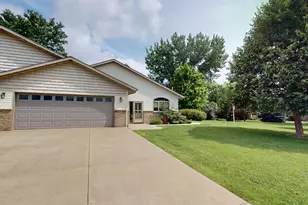 1802 Crystal Dr, Albert Lea, MN 56007 - Photo 1