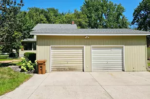 307 S 12th St, Montevideo, MN 56265 - Photo 27