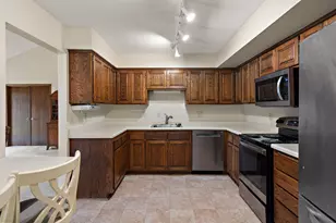 7051 Robinwood Trail, Woodbury, MN 55125 - Photo 11