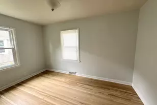 1874 Hawthorne Ave E, Saint Paul, MN 55119 - Photo 9