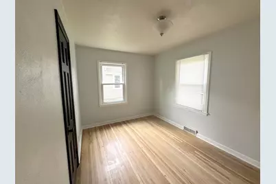 1874 Hawthorne Avenue E, Saint Paul, MN 55119 - Photo 9