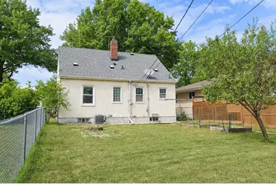 1874 Hawthorne Avenue E, Saint Paul, MN 55119 - Photo 3
