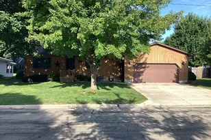 1601 Cheryl Ave, Albert Lea, MN 56007 - Photo 1