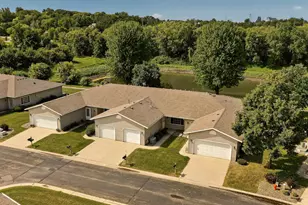 5631 White Oaks Ln NW, Rochester, MN 55901 - Photo 3
