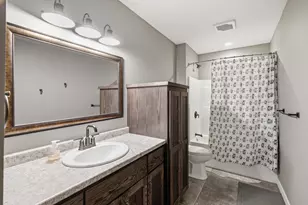 820 Fieldcrest Dr, Mankato, MN 56001 - Photo 23