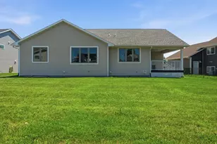 820 Fieldcrest Dr, Mankato, MN 56001 - Photo 33