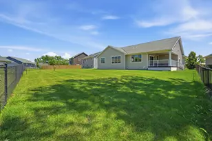 820 Fieldcrest Dr, Mankato, MN 56001 - Photo 27