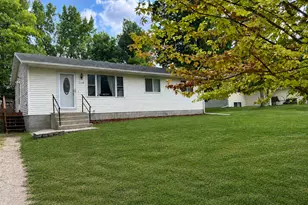 2208 Darling Ave E, Alexandria, MN 56308 - Photo 1