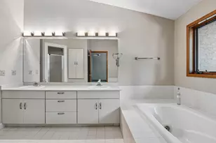 11620 Vista Dr, Hopkins, MN 55343 - Photo 17