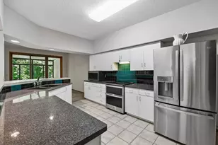 11620 Vista Dr, Hopkins, MN 55343 - Photo 7