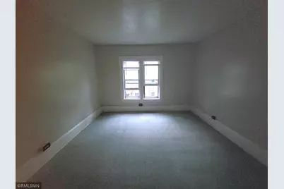 210 N Fremont Street #2, River Falls, WI 54022 - Photo 3