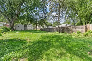 1752 Flandrau St, Maplewood, MN 55109 - Photo 45