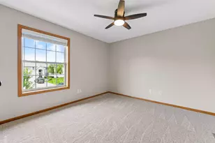 9113 Sunnyvale Dr, Chanhassen, MN 55317 - Photo 15