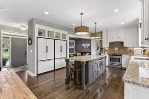 9113 Sunnyvale Dr, Chanhassen, MN 55317 - Photo 5