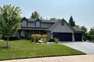 9113 Sunnyvale Dr, Chanhassen, MN 55317 - Photo 1