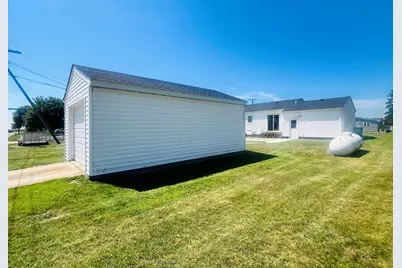 610 E 2nd Street, Graceville, MN 56240 - Photo 29