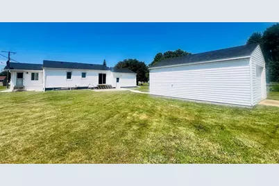 610 E 2nd Street, Graceville, MN 56240 - Photo 31