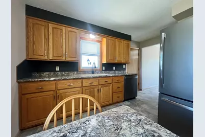 610 E 2nd Street, Graceville, MN 56240 - Photo 5