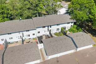 6652 Gretchen Ln N, Oakdale, MN 55128 - Photo 3