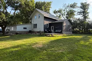 194 40th Ave, Hills, MN 56138 - Photo 27