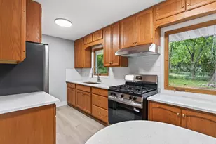 31 Demont Ave E, Little Canada, MN 55117 - Photo 7