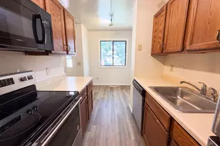 201 Bridlewood Dr, Saint Paul, MN 55119 - Photo 11