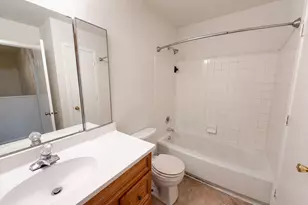 201 Bridlewood Dr, Saint Paul, MN 55119 - Photo 17