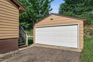 606 Grospoint Ln N, Oakdale, MN 55128 - Photo 33