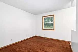 606 Grospoint Ln N, Oakdale, MN 55128 - Photo 11