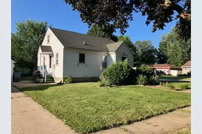 825 9th Avenue NE, Waseca, MN 56093 - Photo 1