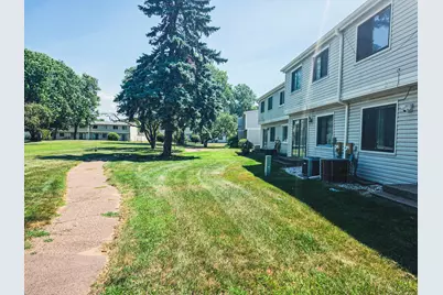 7618 Hampshire Avenue N, Brooklyn Park, MN 55428 - Photo 35